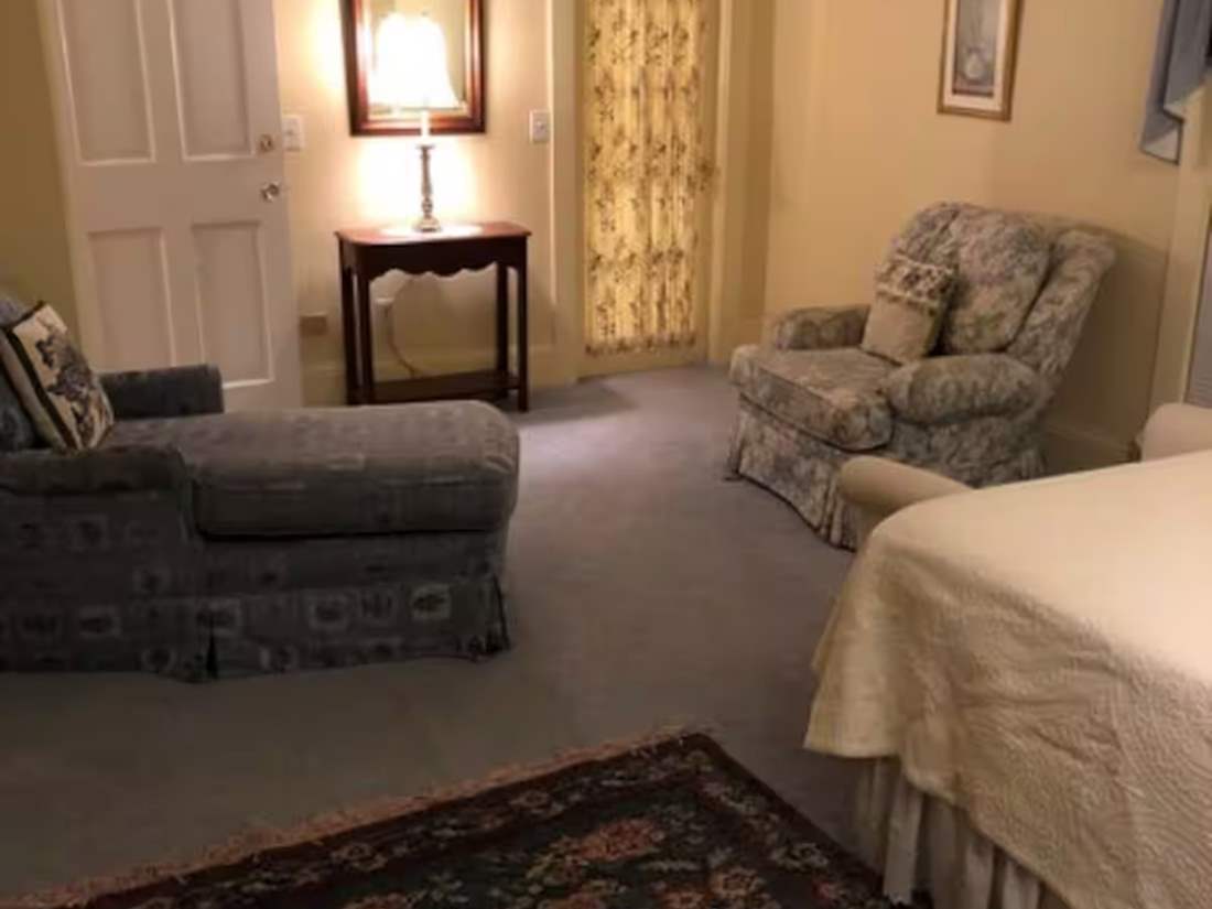 Runaway Manor room