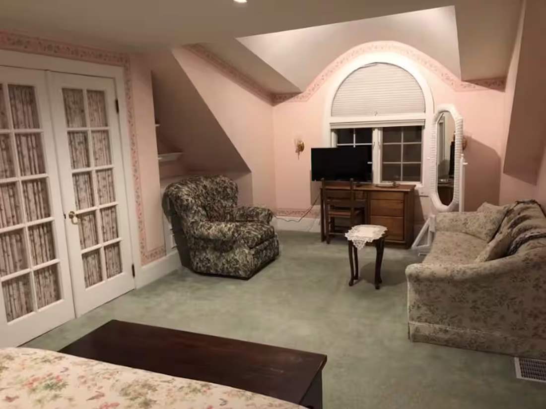 Runaway Manor room 