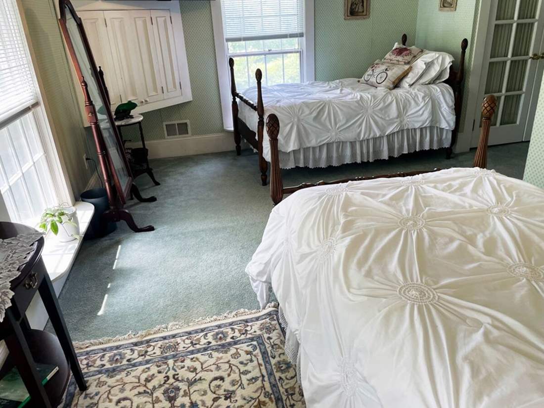 Runaway Manor room